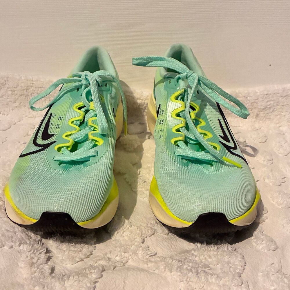 Nike Zoom Fly 5 Ghost Green Yellow Running Sneakers Women's Size 7.5